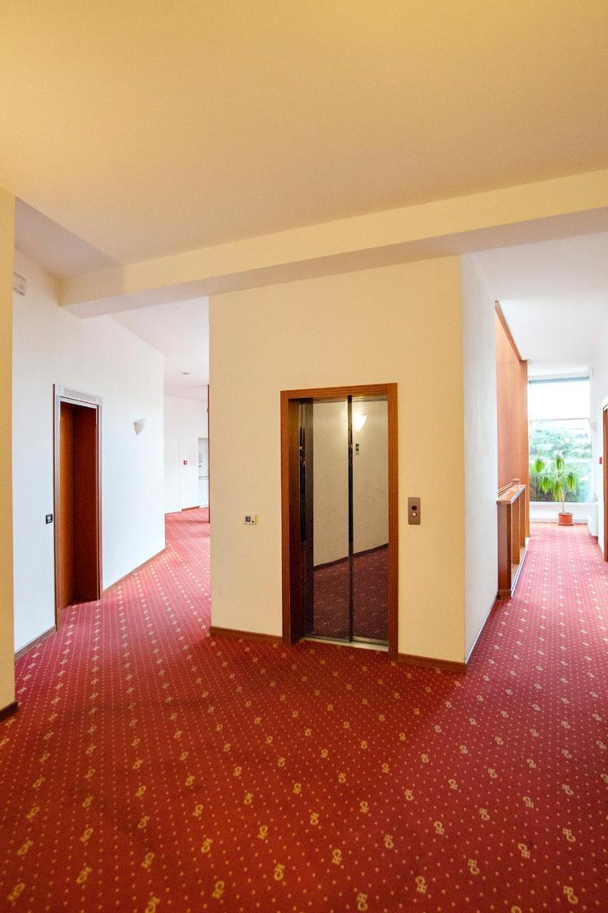 Hotel Garibaldi Падуя Экстерьер фото