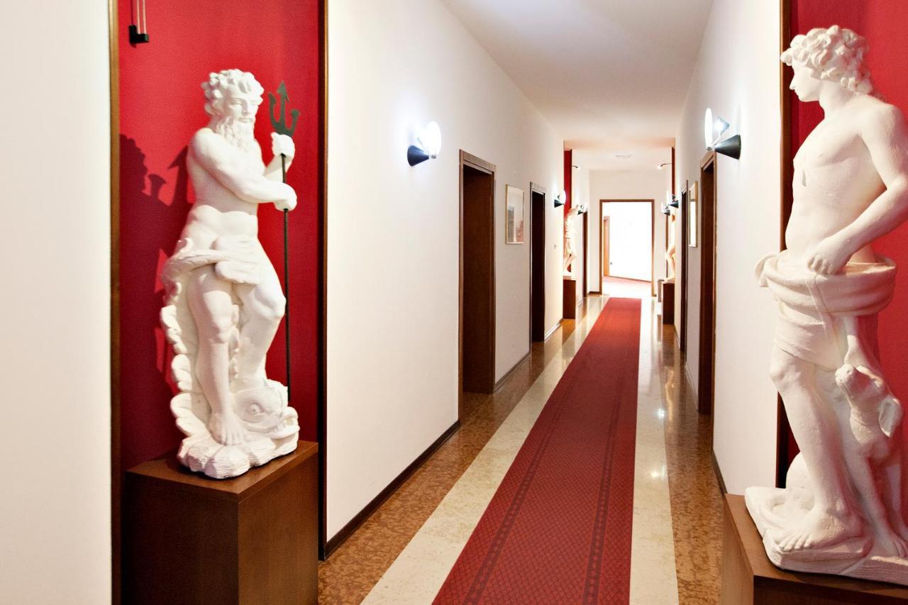 Hotel Garibaldi Падуя Экстерьер фото