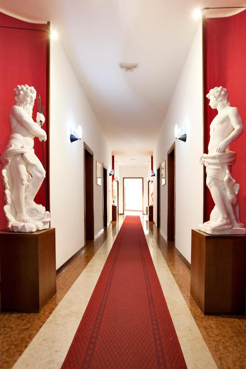 Hotel Garibaldi Падуя Экстерьер фото