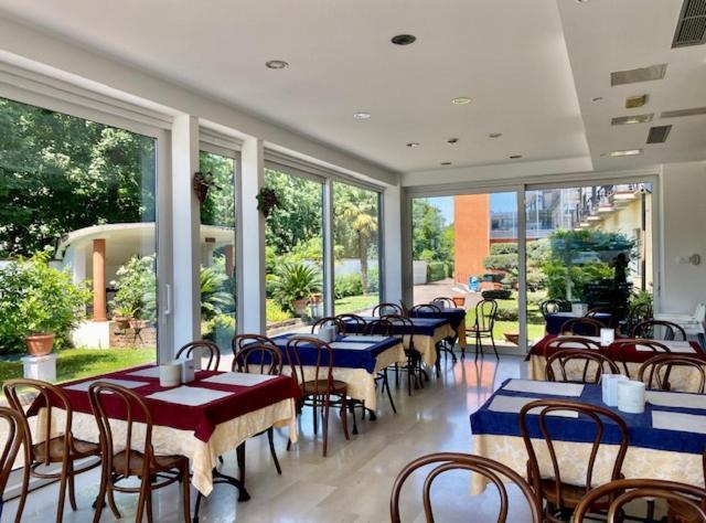 Hotel Garibaldi Падуя Экстерьер фото