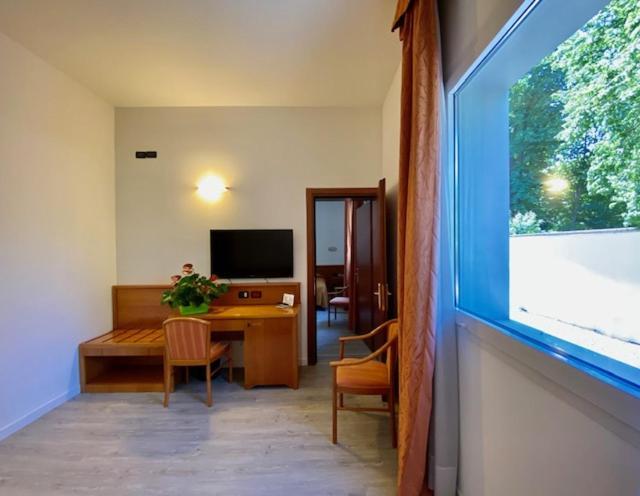 Hotel Garibaldi Падуя Экстерьер фото